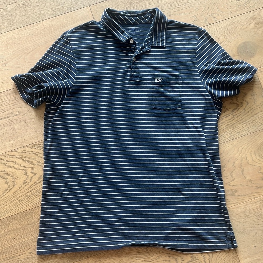 Vineyard Vines men’s striped polo shirt. Classic fit. Size large.